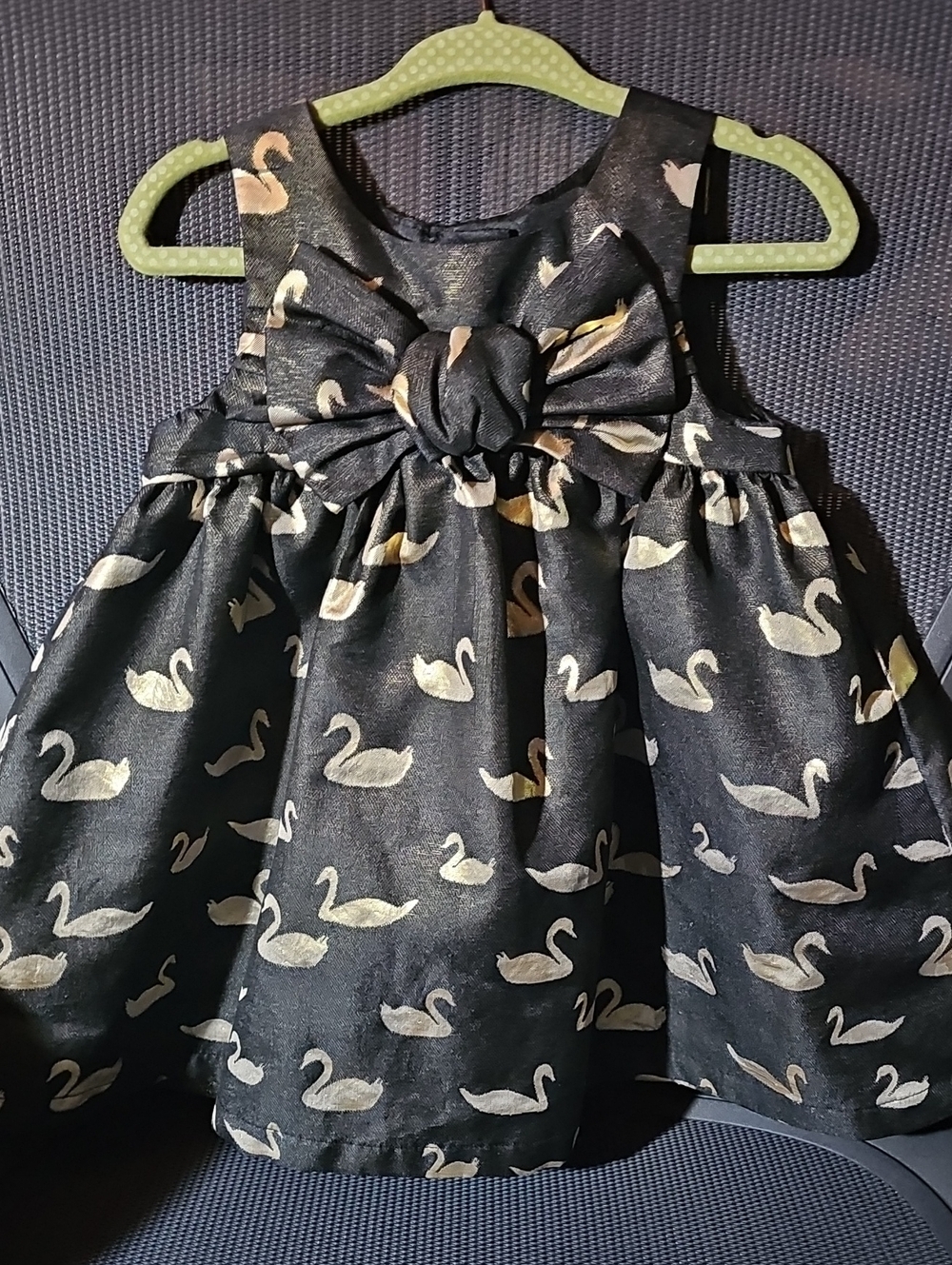 Nwot Black Bow Front Swan Print Dress
